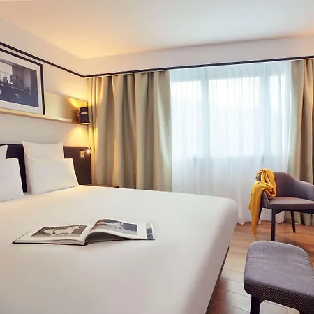 Hotel Mercure Paris Saint-ouen 4*