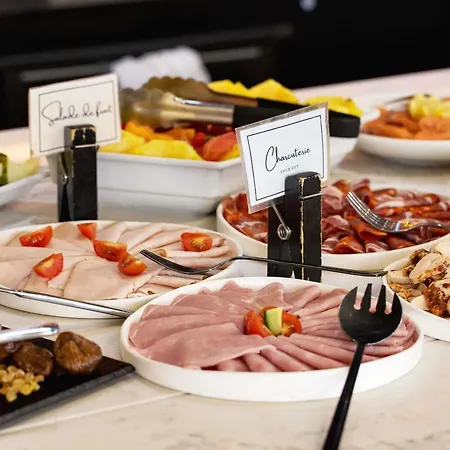 Mercure Paris Saint-ouen Otel 4*