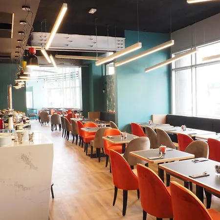 Hotel Mercure Paris Saint-ouen 4*