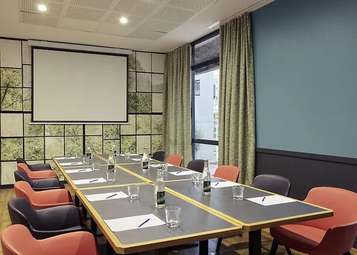 Hotel Mercure Paris Saint-ouen 4*